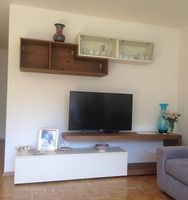 TV-Möbel und Wandregal - Hochwertiges Design Made in Italy