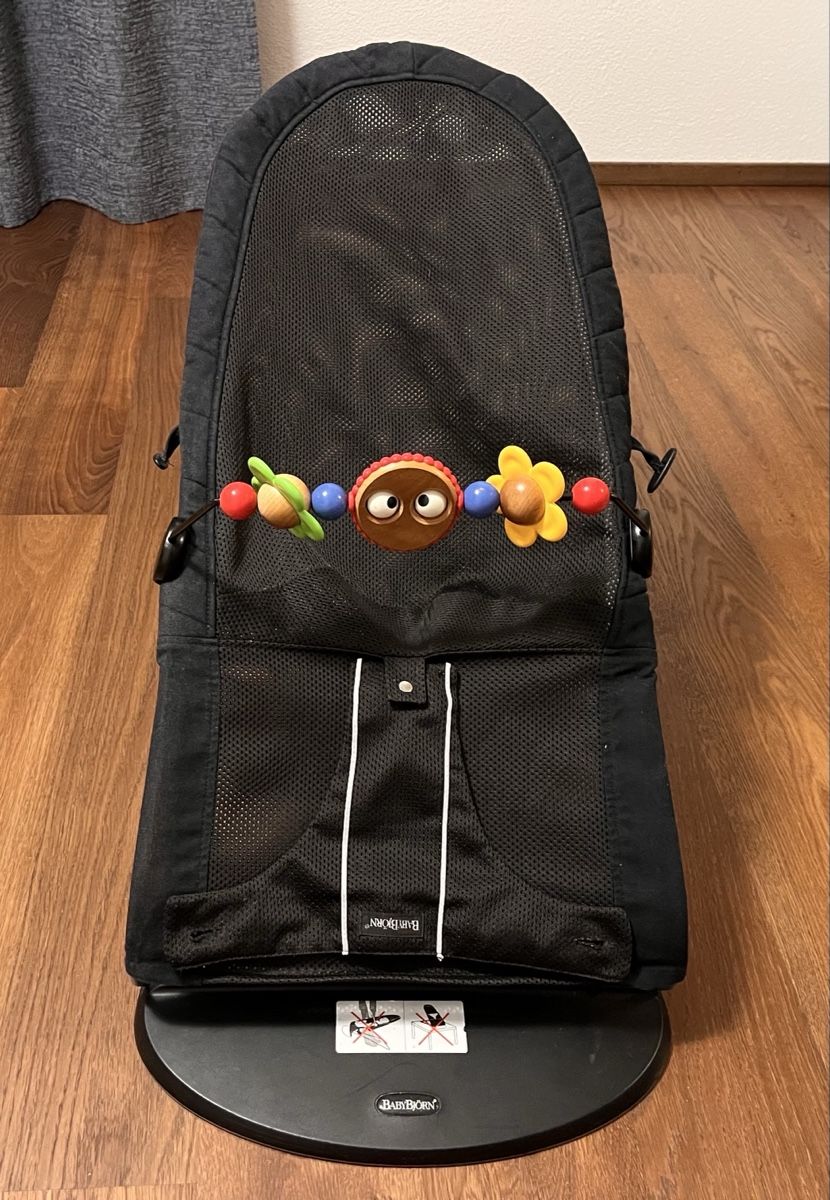 Babybjörn Sdraiette & Sdraiette a dondolo: Babywippe mit Spielbogen – Usato da Wollerau venduto da Oriole83