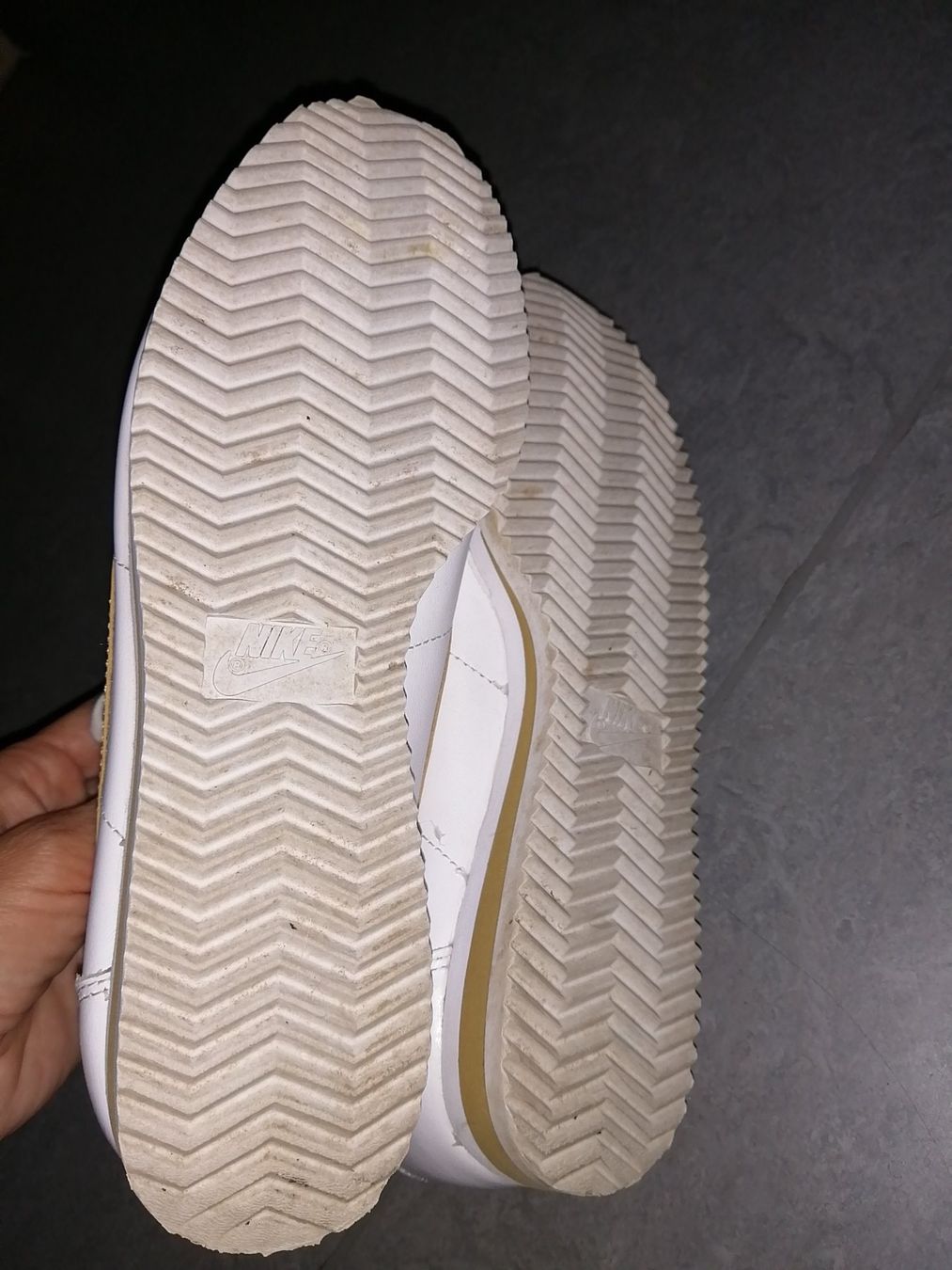 Nike Damenschuhe: Sneakers aus echtem Leder. Nike Gr..37,5 – Gebraucht aus Buchrain von nat_pl5p 4