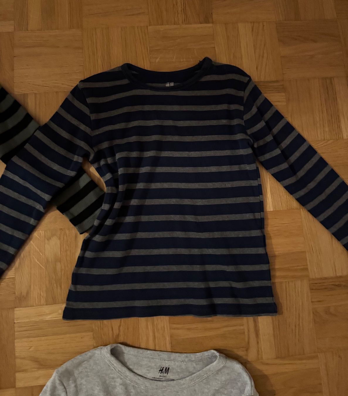 Hemden, T-Shirts & Polos: Kinder T-Shirts Langarm Grösse 110/116 – Gebraucht aus Zürich von zd_1965 2