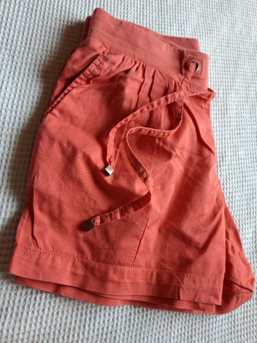 Orsay Pantaloni: Short rouge taille XS 100% coton marque Orsay  – Usato da Villiers venduto da san_jn5w 6