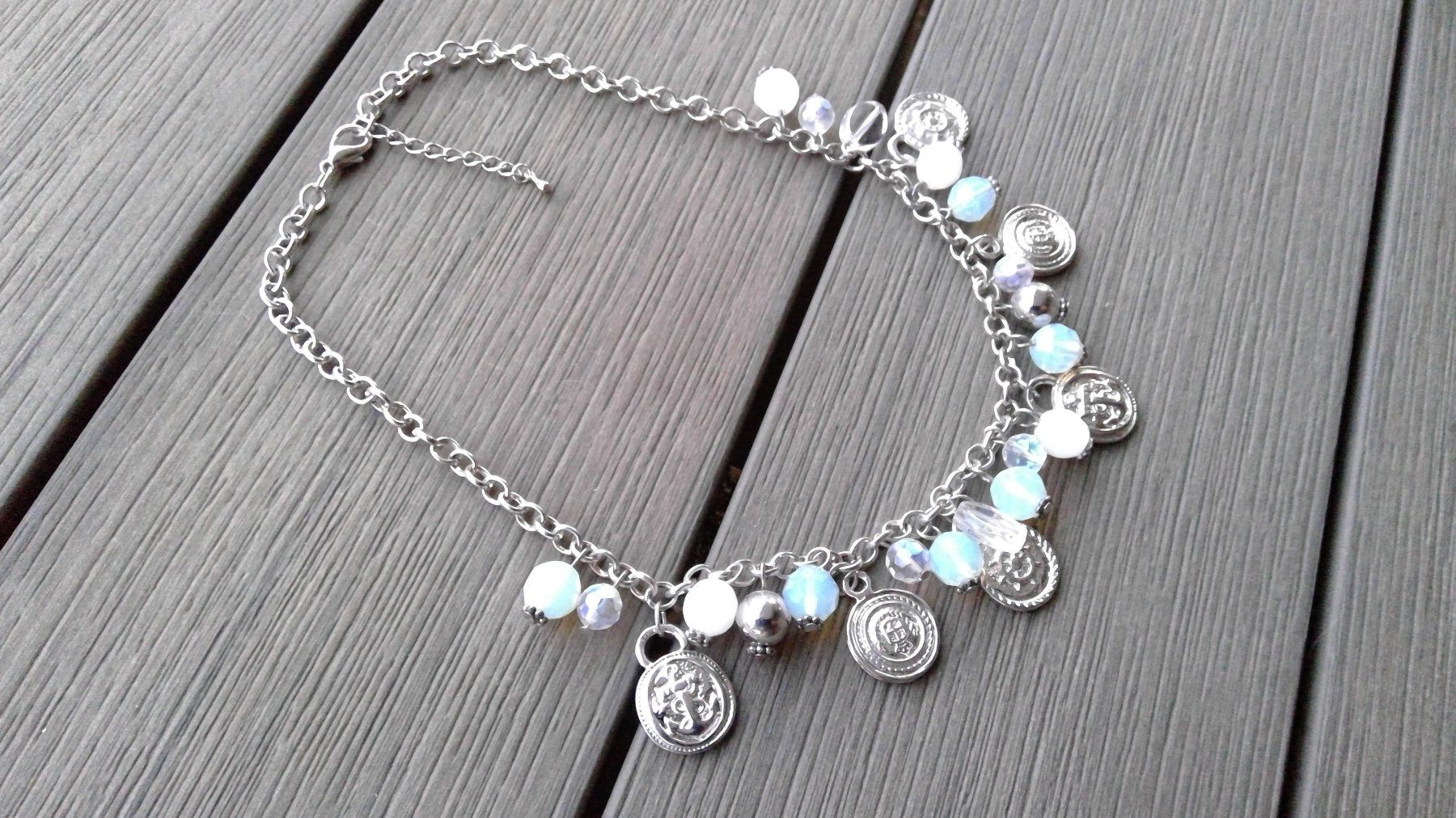 Catenine: Collier avec perles & médaillons métalliques, NEUF – Nuovo e nell'imballaggio originale da Agiez venduto da chouchanelle 2