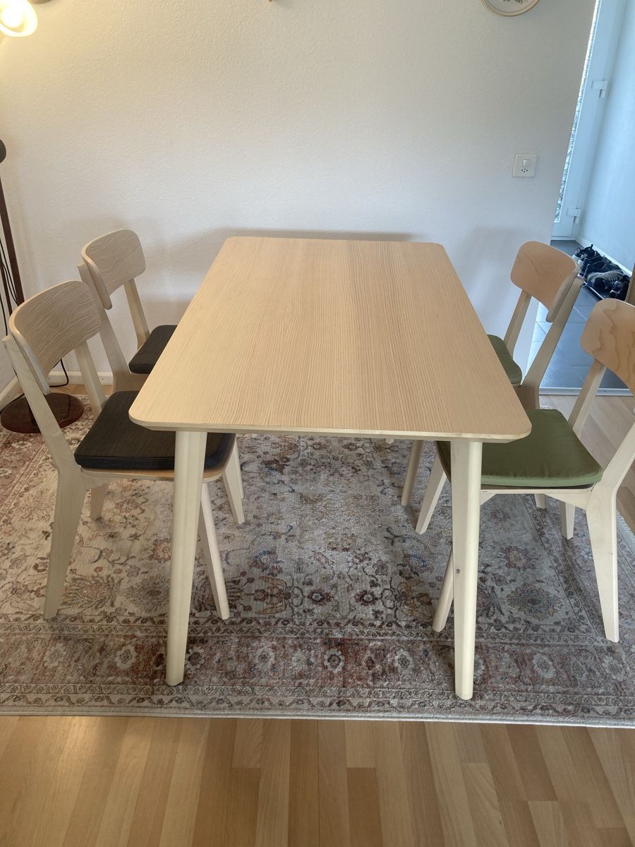 Ikea Set di tavolo e panche: İkea Esstisch mit Stühlen Lisabo – Usato da Rheinfelden venduto da zilif01 1