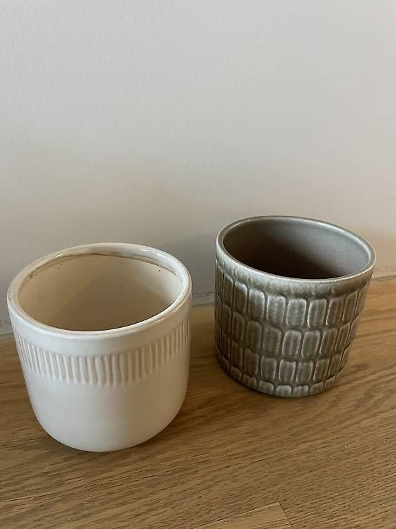 Pots de fleurs: Blumentöpfe vers. Grösse / Farben / Form – D'occasion à Rüschlikon par kat_td6h 1