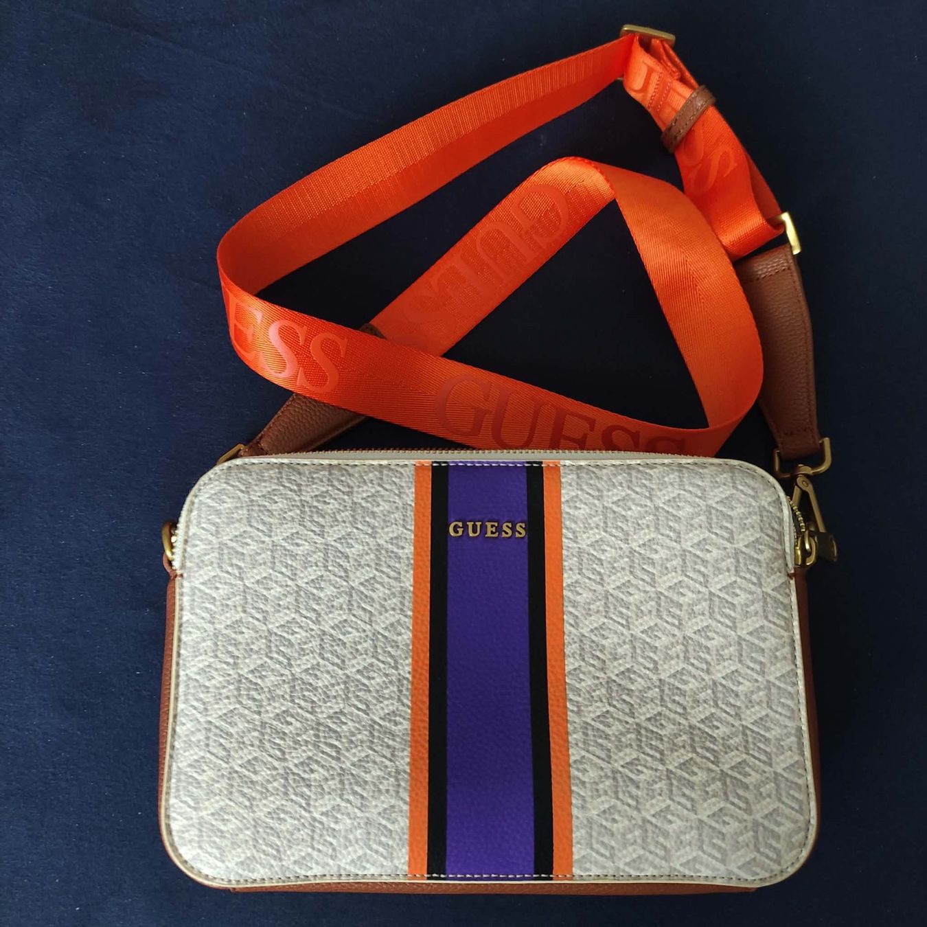 Guess Taschen für Damen: Guess Tasche – Gebraucht aus Goldau von annalena44