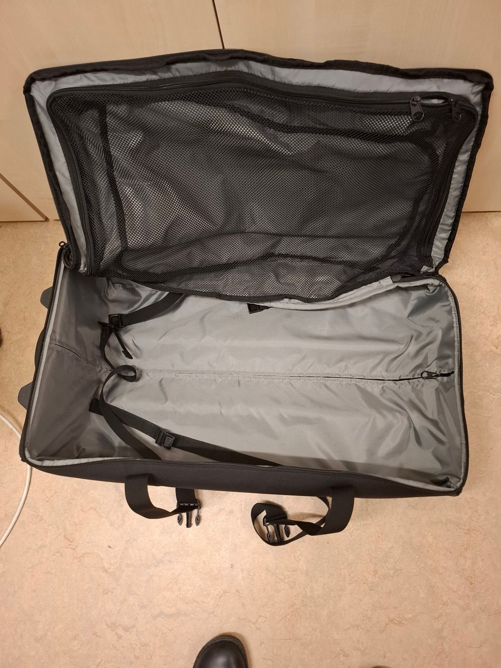 Hi-Tec Borse: Sport Reisetasche mit Rollen – Usato da Uster venduto da Bachtel_2006 2