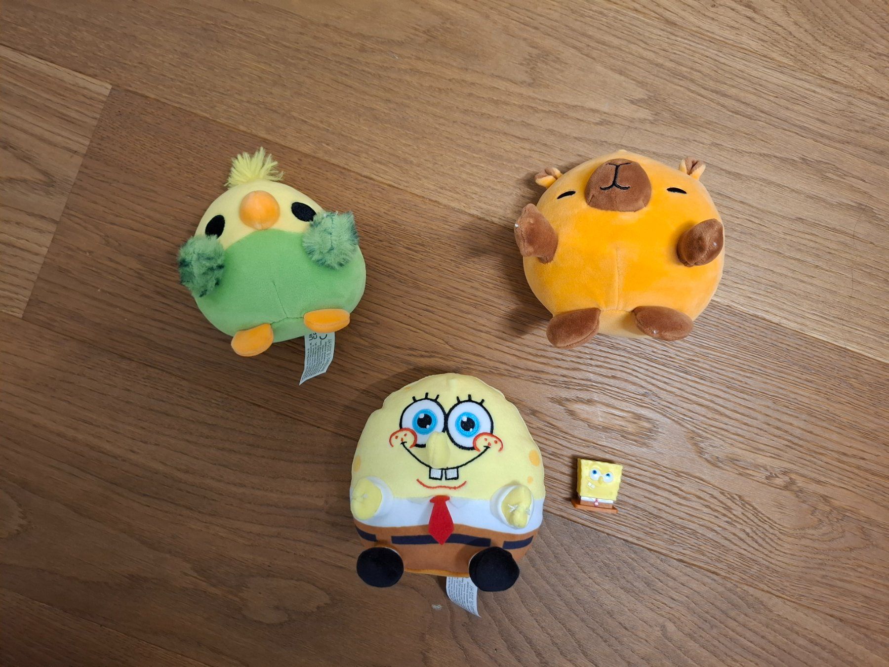 Jouets: Set 3x Plüschtier klein SpongeBob, Capybara, Vogel – D'occasion à Mels par Aloha86