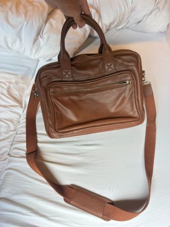 Sac bandoulière homme en cuir marron Globus