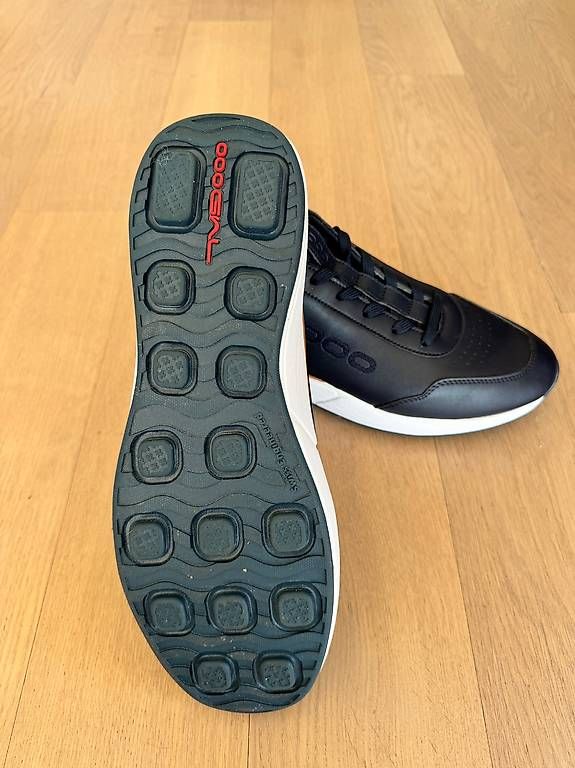 Scarpe da uomo: Neuwertig: GNL Sneaker dunkelblau, Gr 44 – Usato da Meilen venduto da JuliaFantasma 1