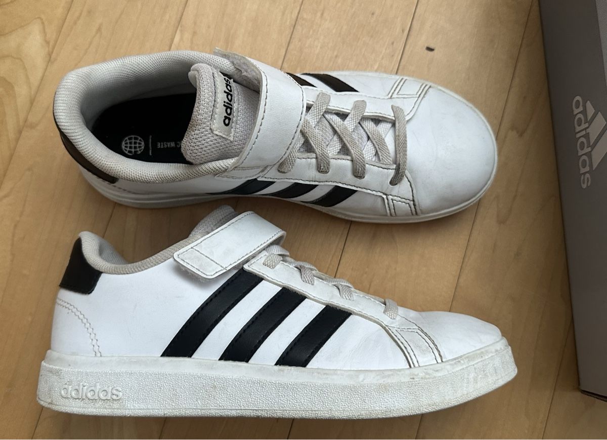 Adidas Schuhe für Jungen: Adidas Schuhe Gr.35 – Gebraucht aus Oensingen von dorian07 1