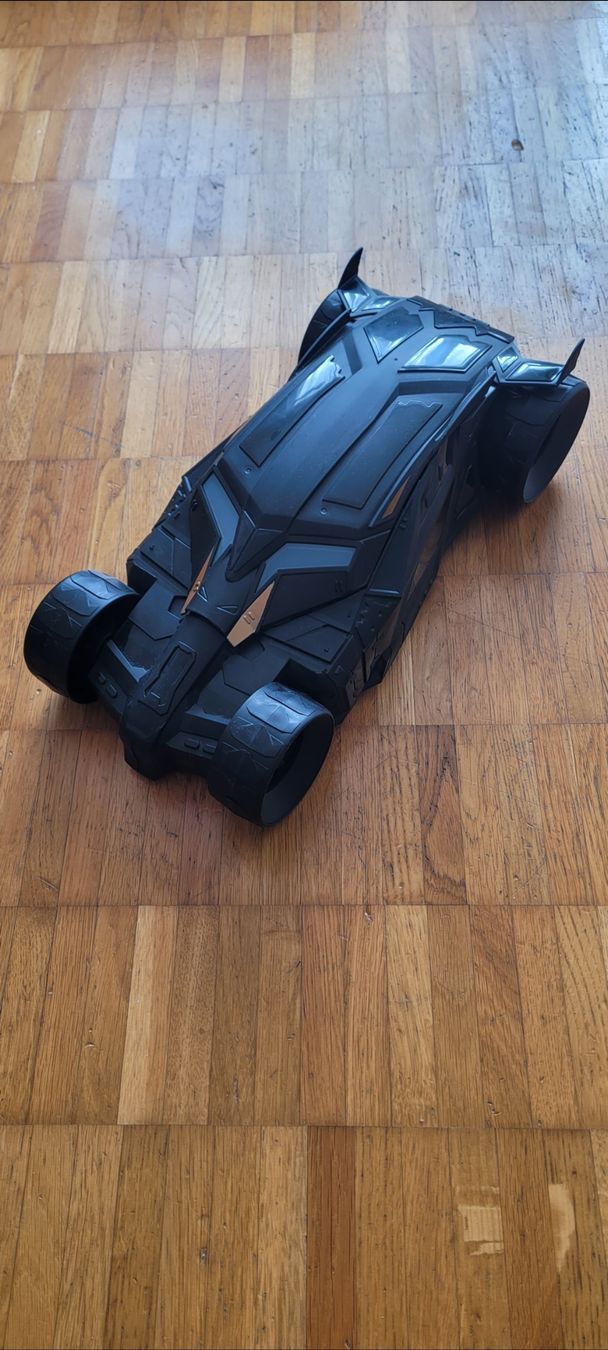 Statuette: Batman Figur mit Batmobil, neuwertig – Nuovo (secondo la descrizione) da Emmenbrücke venduto da gatasalvache 1