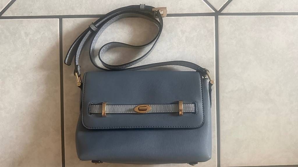 Taschen für Damen: Borsa a tracolla Carpisa – Gebraucht aus Monte Carasso von Ely67