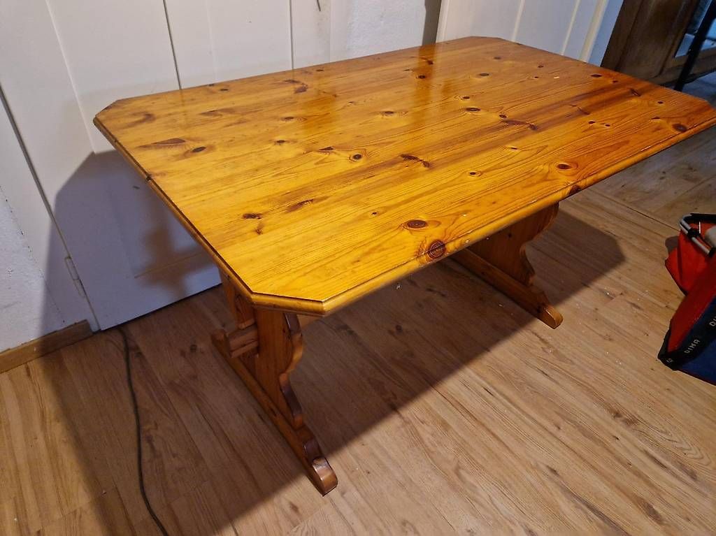 Tavoli: Table en pin – Usato da Genthod venduto da sol_pl8m 1