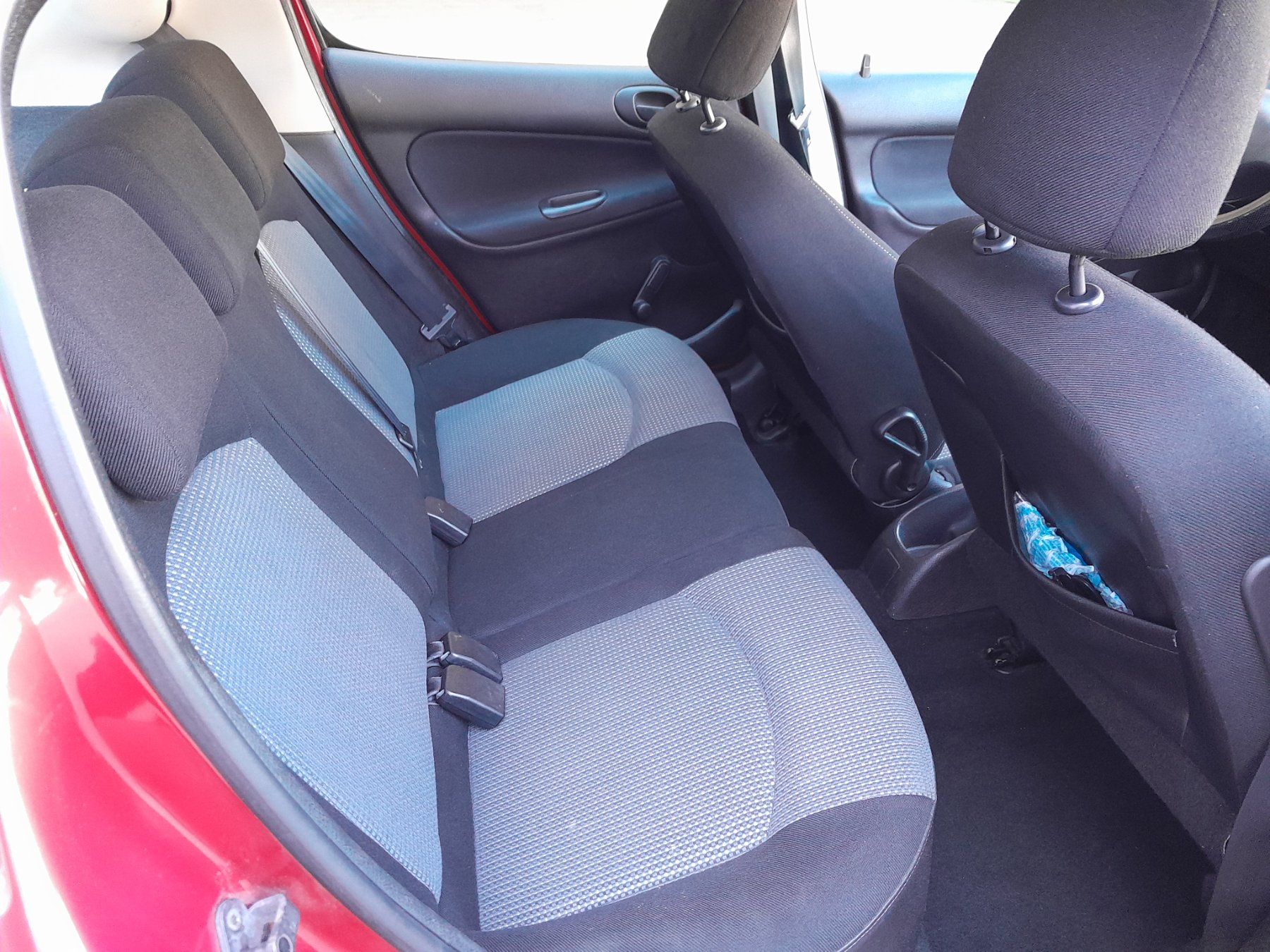 Peugeot Automobili: Peugeot 206 1.4 8v JG. 2004 – Difettoso da Ebnat-Kappel venduto da MAZUKITURB0 6