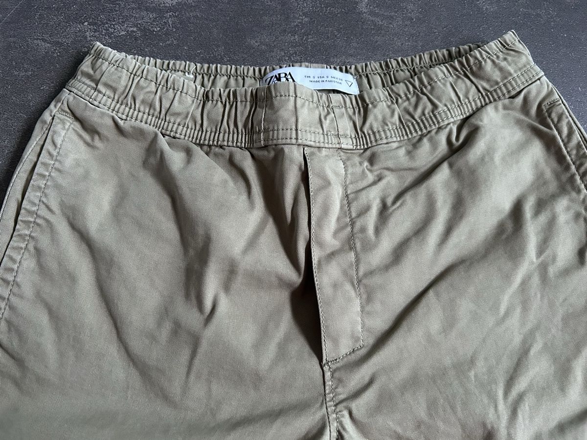 Zara Pantaloni: Zara Joggers - M in Top Zustand – Usato da Zürich venduto da Facellas 1