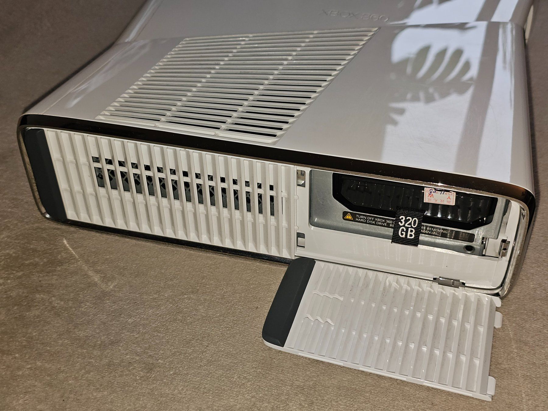 Rare Xbox 360 S Glossy White (320 GB) – Special Edition (Gebraucht) in ...