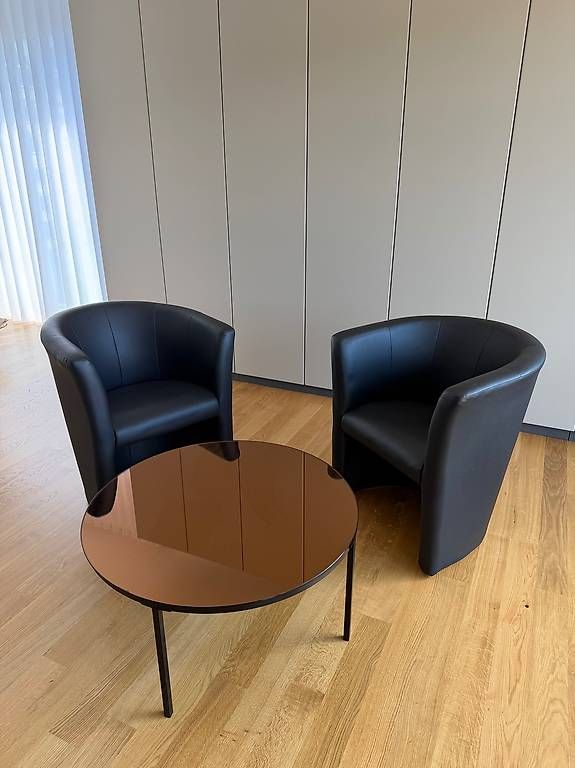Set di tavolo e panche: Schöner Coutschtisch mit 2 Sessel – Usato da Embrach venduto da ber_8fgp 1