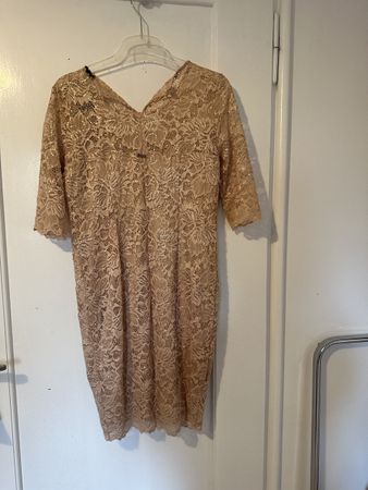 Guess Kleid, Gr. L, Beige, Neu mit Etikett, Spitze!