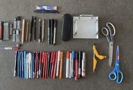 Schreibwaren-Set Stifte Messer Schere Lineal guter Zustand