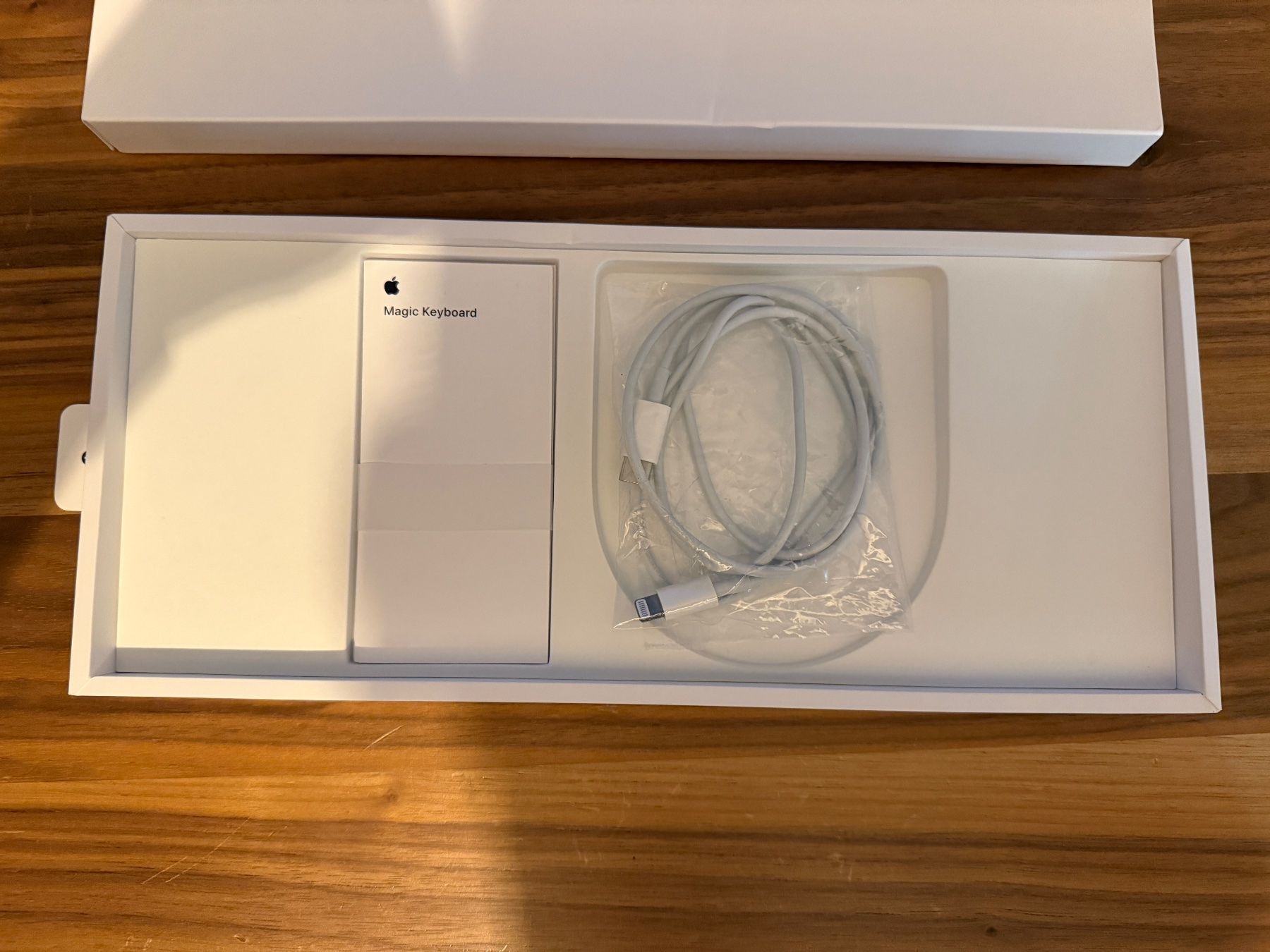 Apple Tastaturen: Apple Magic Keyboard, Schweizer Layout – Gebraucht aus Buchrain von Crocuta_Crocuta 4