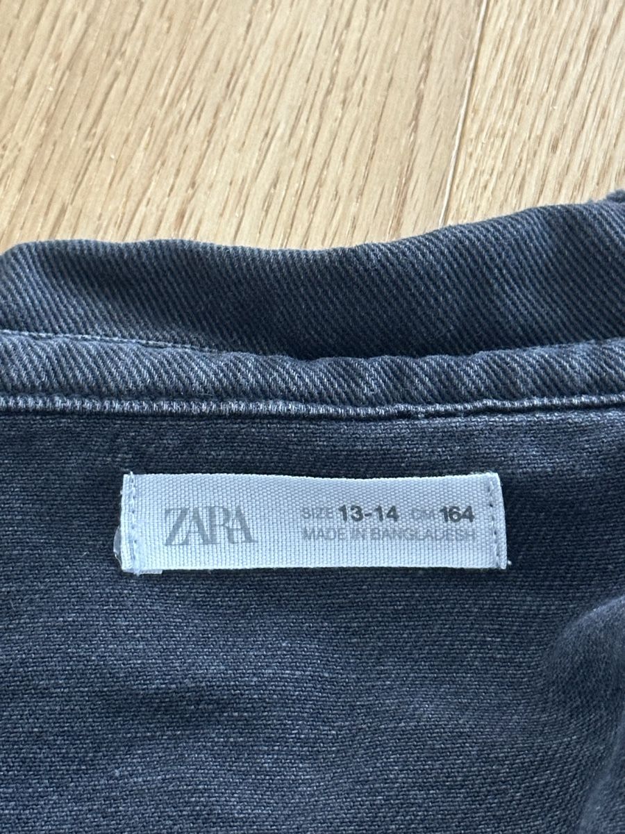 Zara Giacche: Zara Jeansjacke, schwarz, Fransen, Gr. 164 – Usato da Muri AG venduto da LON2o11 2