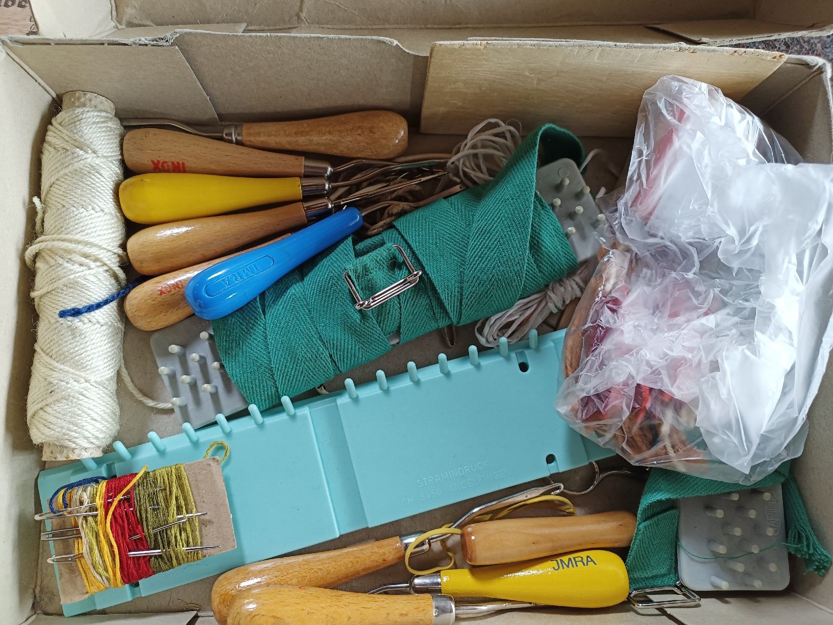 Kit bricolage: Handarbeitsmaterial.... – Usato da Bätterkinden venduto da Elefantenzoo 1