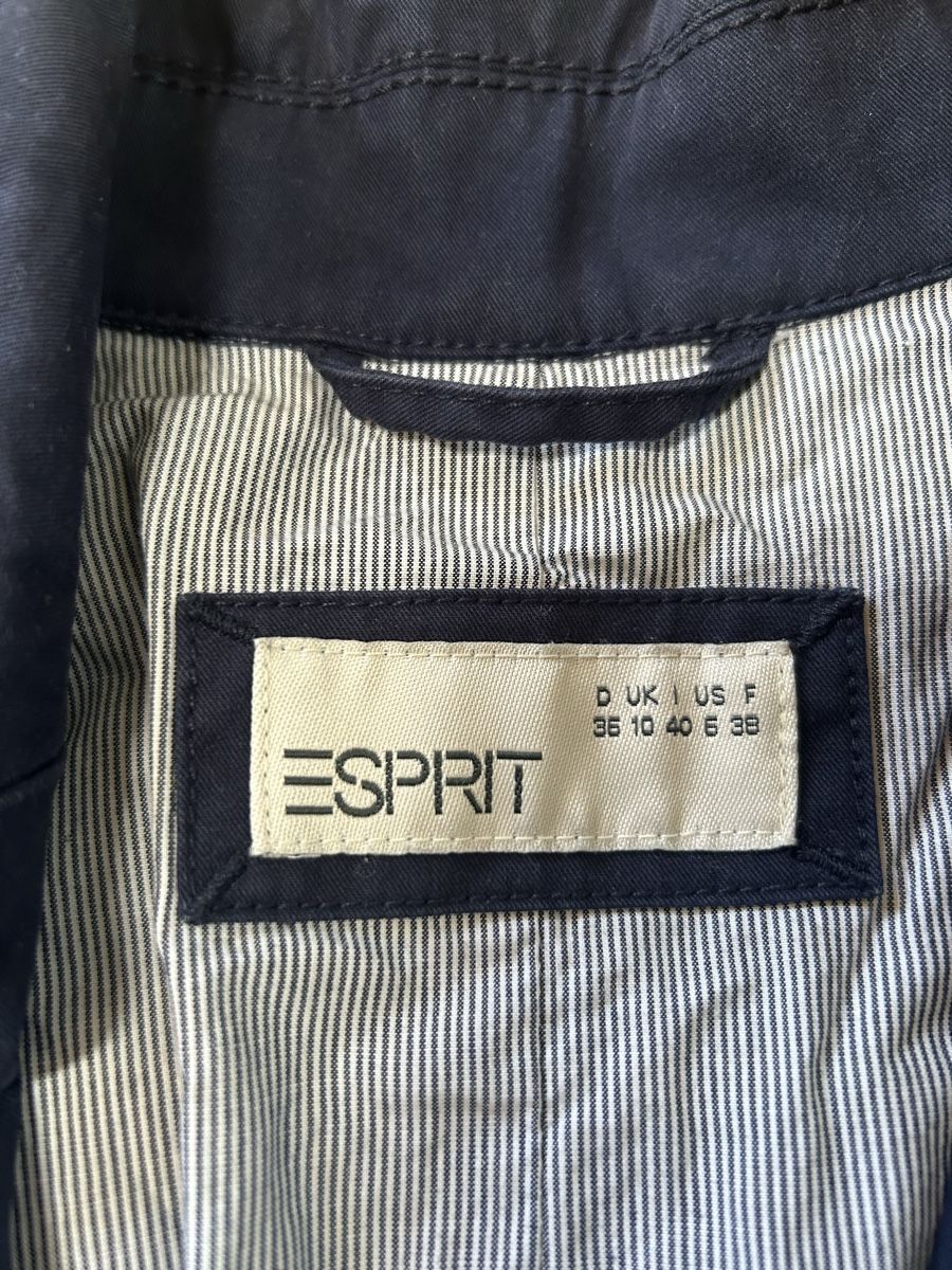 Esprit Vestes: Blazer Esprit dunkelblau Grösse 36 – D'occasion à Röschenz par c_k_wj8r 2