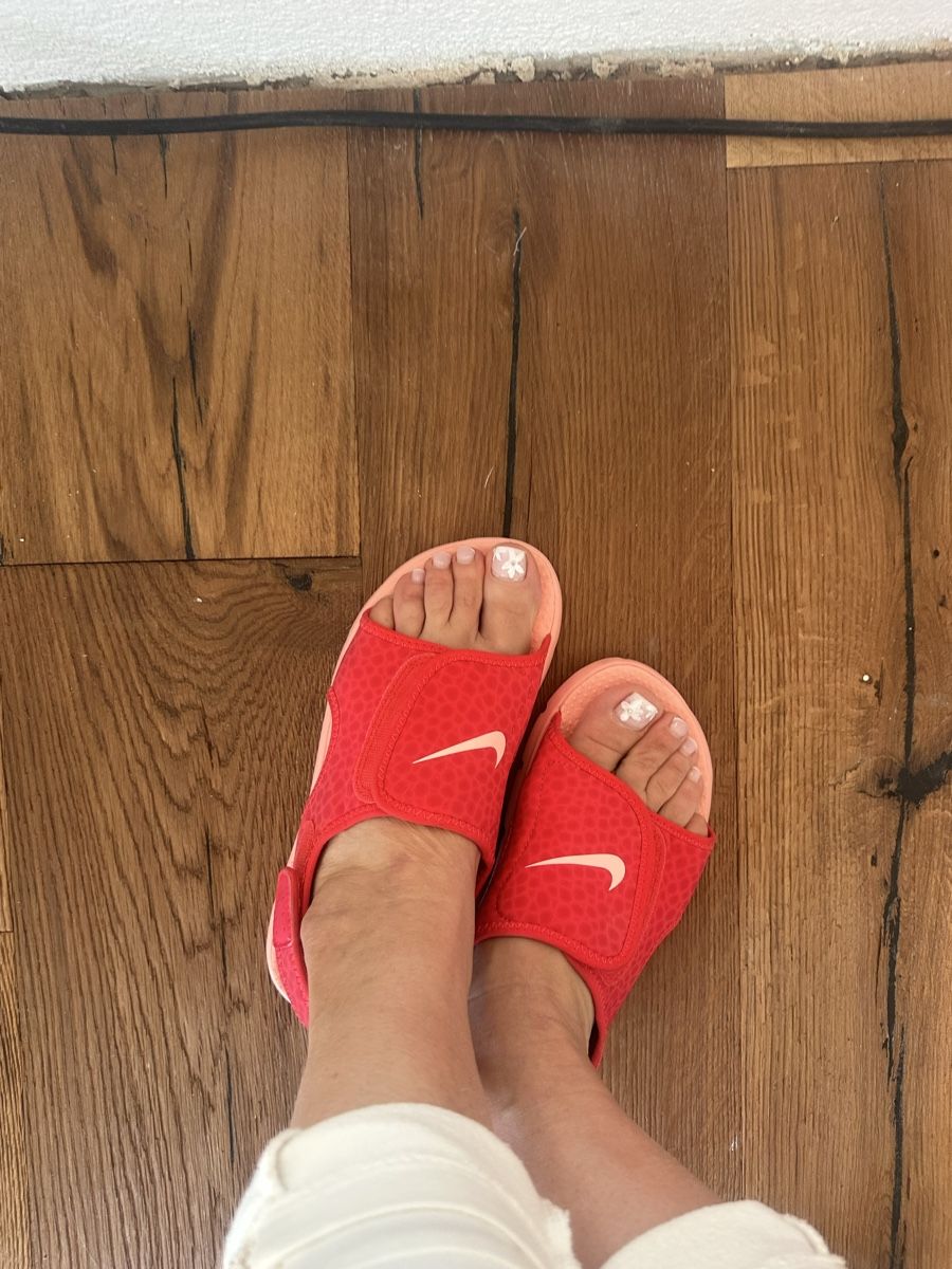 Chaussures femmes: Nike Sandal – D'occasion à Rudolfstetten par Laramalna