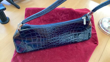 Handtasche Leder blau Kroko-Optik glänzend neuwertig