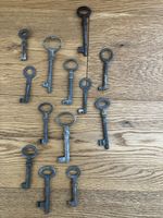 Antike Schlüssel (13 Stück)