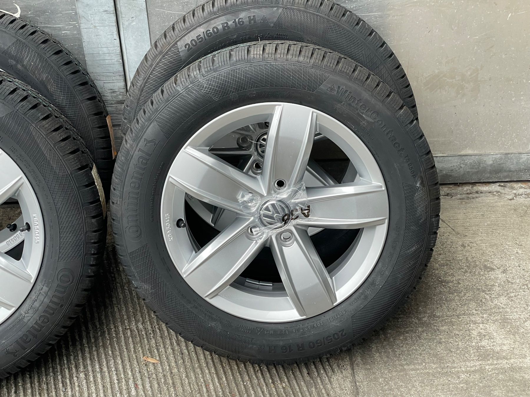 VW T Roc 205/60 R16 Winter 4 x 8mm 6 x 16 ET43 2GA601025Q (Gebraucht ...