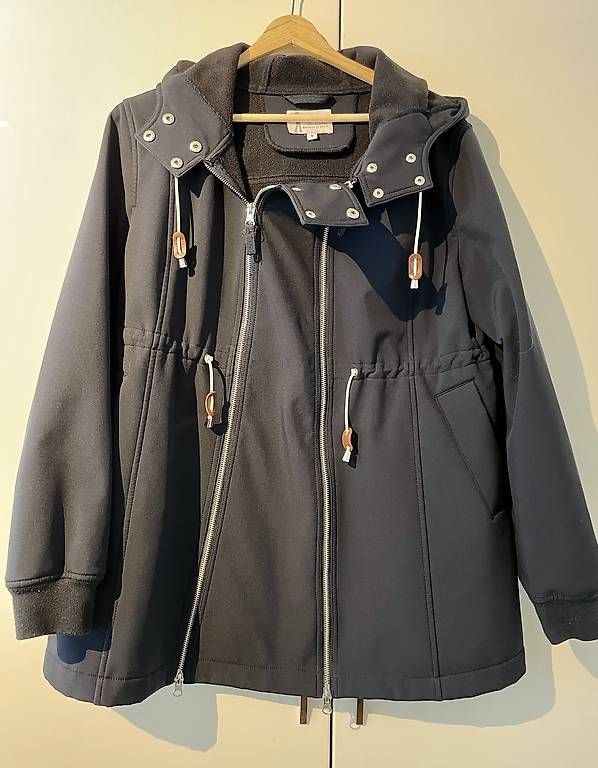Giacche: Schwangerschafts- und Tragejacke – Usato da Ruswil venduto da syb_sns9 2