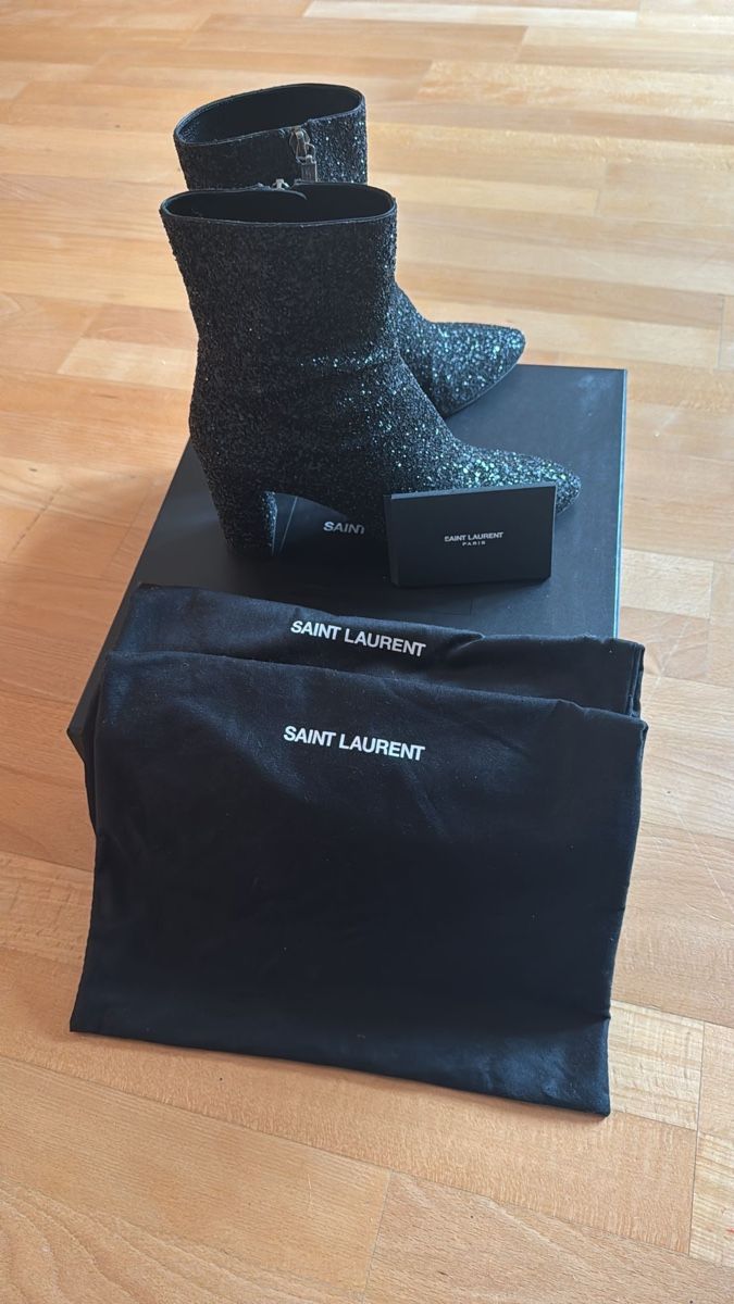 Saint Laurent Damenschuhe: Saint laurent Boots 38 – Gebraucht aus Zürich von _themutschget_