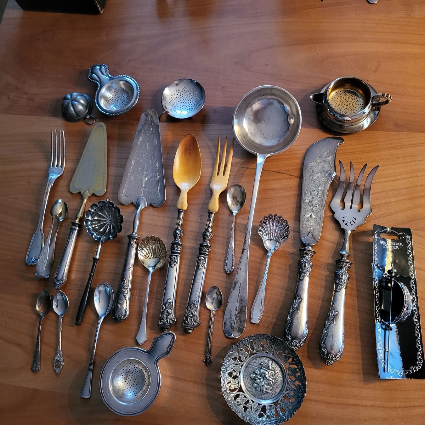 Bestecksets: 1 Lot div. spez. Bestecke – Gebraucht aus Kägiswil von Megafi56