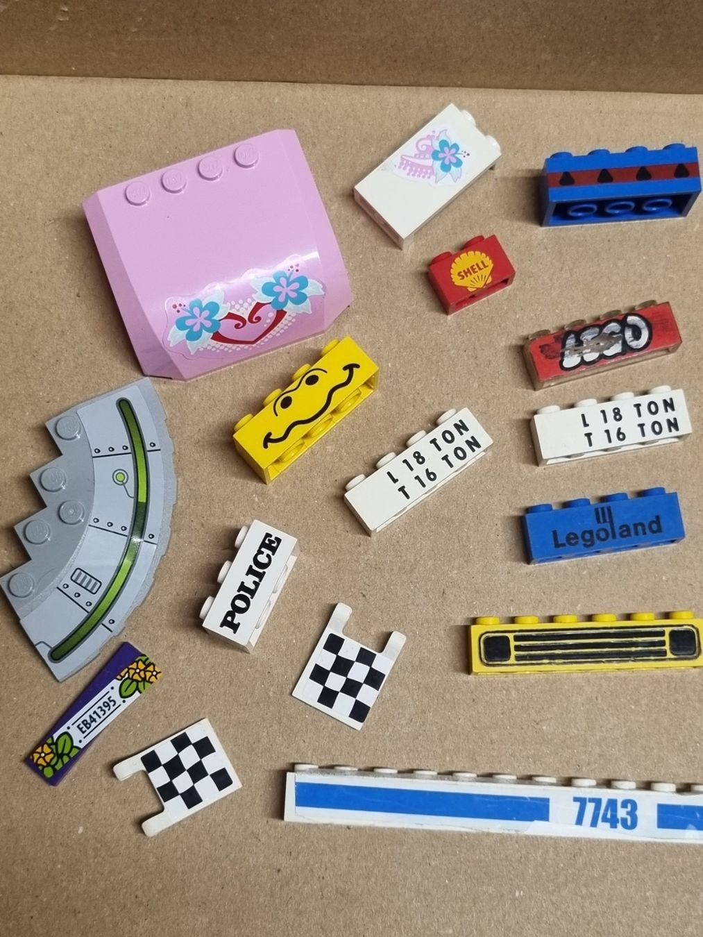 Lego Kit di costruzioni: LEGO Teile - Mix mit Print / Sticker – Usato da Basadingen venduto da NekoBricks 2