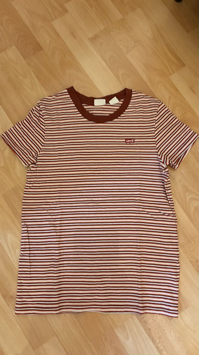 Levi's T-shirt: Levis tshirt – Nuovo (secondo la descrizione) da Dottikon venduto da nai_c5jy