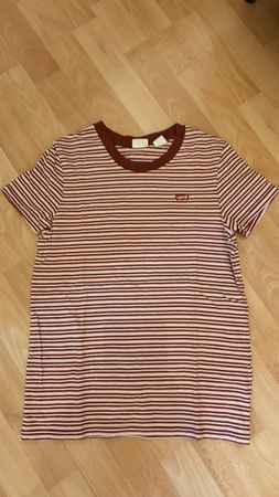 Levis tshirt