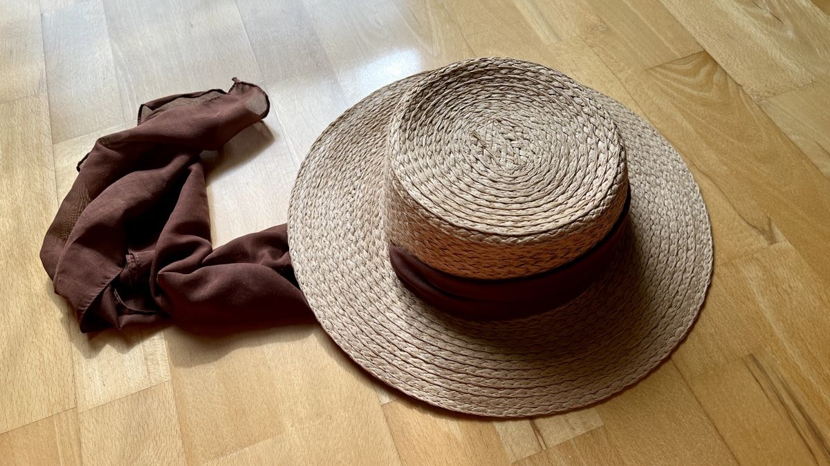 H&M Hüte, Mützen & Caps: hübscher Strohhut mit Band – Gebraucht aus Therwil von blubblubblubb