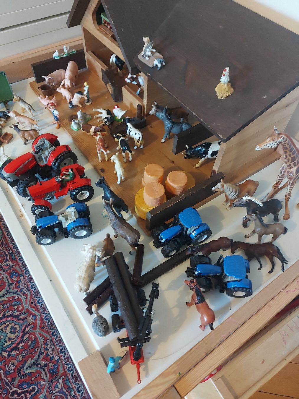 Casette per bambini: Farm playset with animals and vehicles, complete set – Usato da Luzern venduto da pad_8slm 2