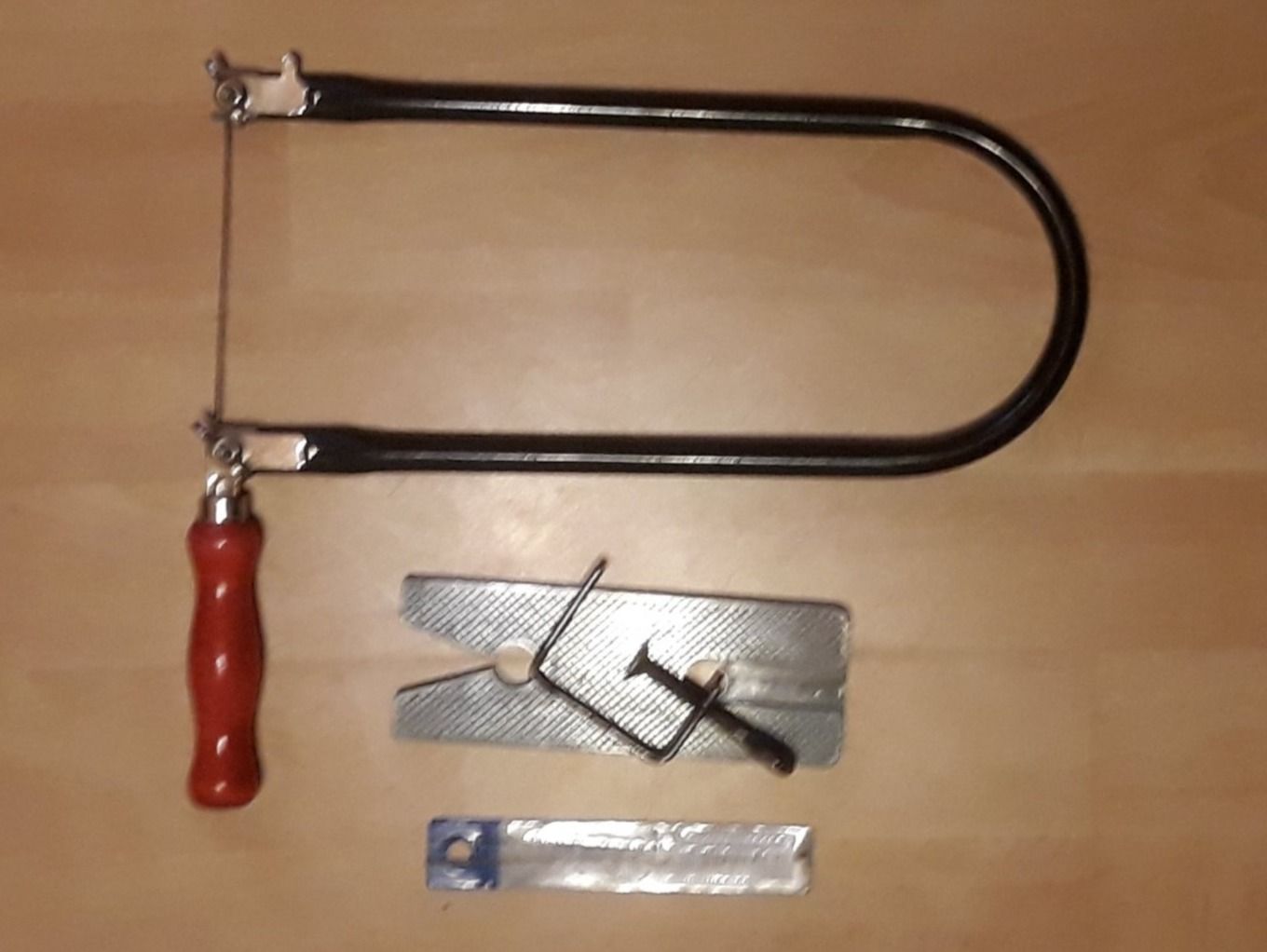 Sägen: Laubsäge mit Holzgriff – Gebraucht aus Eriswil von