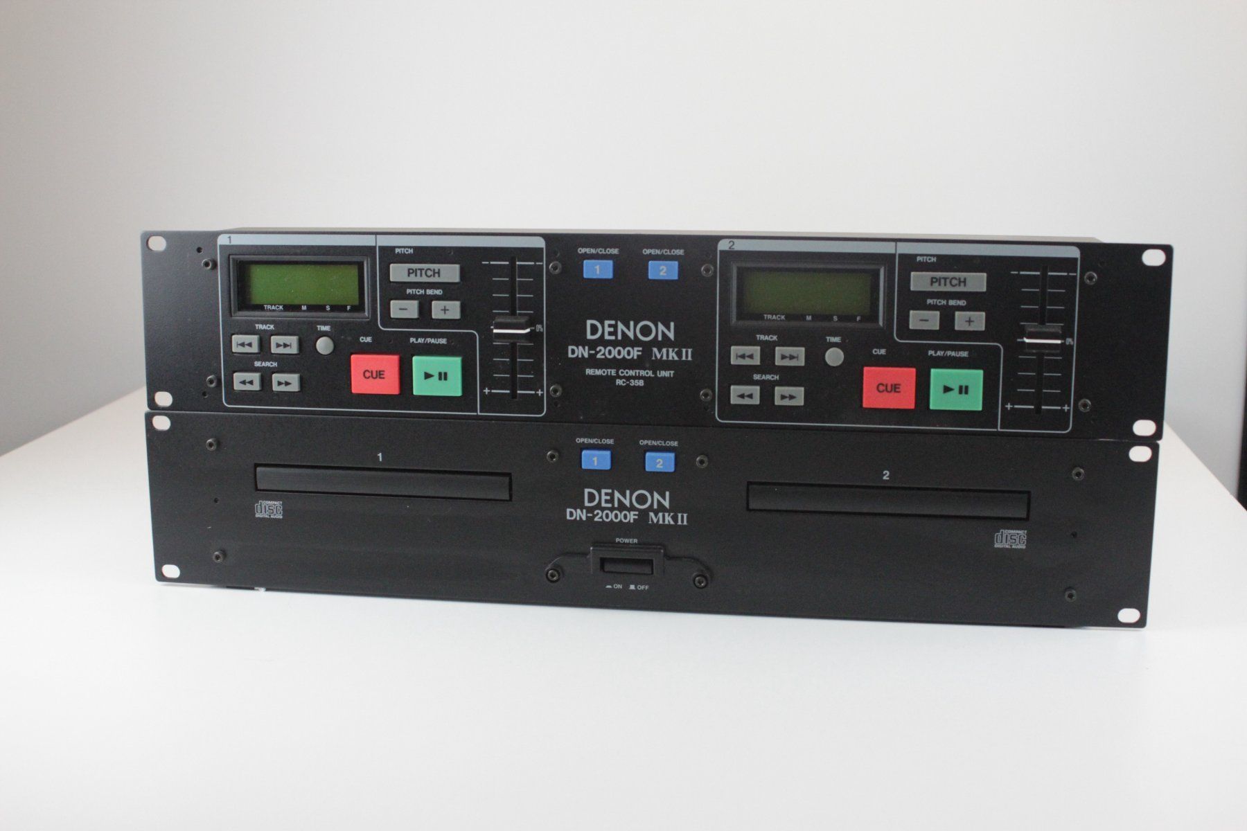 Denon Lecteur multimedia & Streamer: Denon DN-2000F MKII Professioneller Doppel-CD-Player – D'occasion à Basel par IRMAundFRED