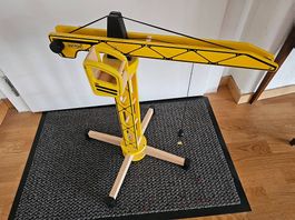 Grande grue en bois