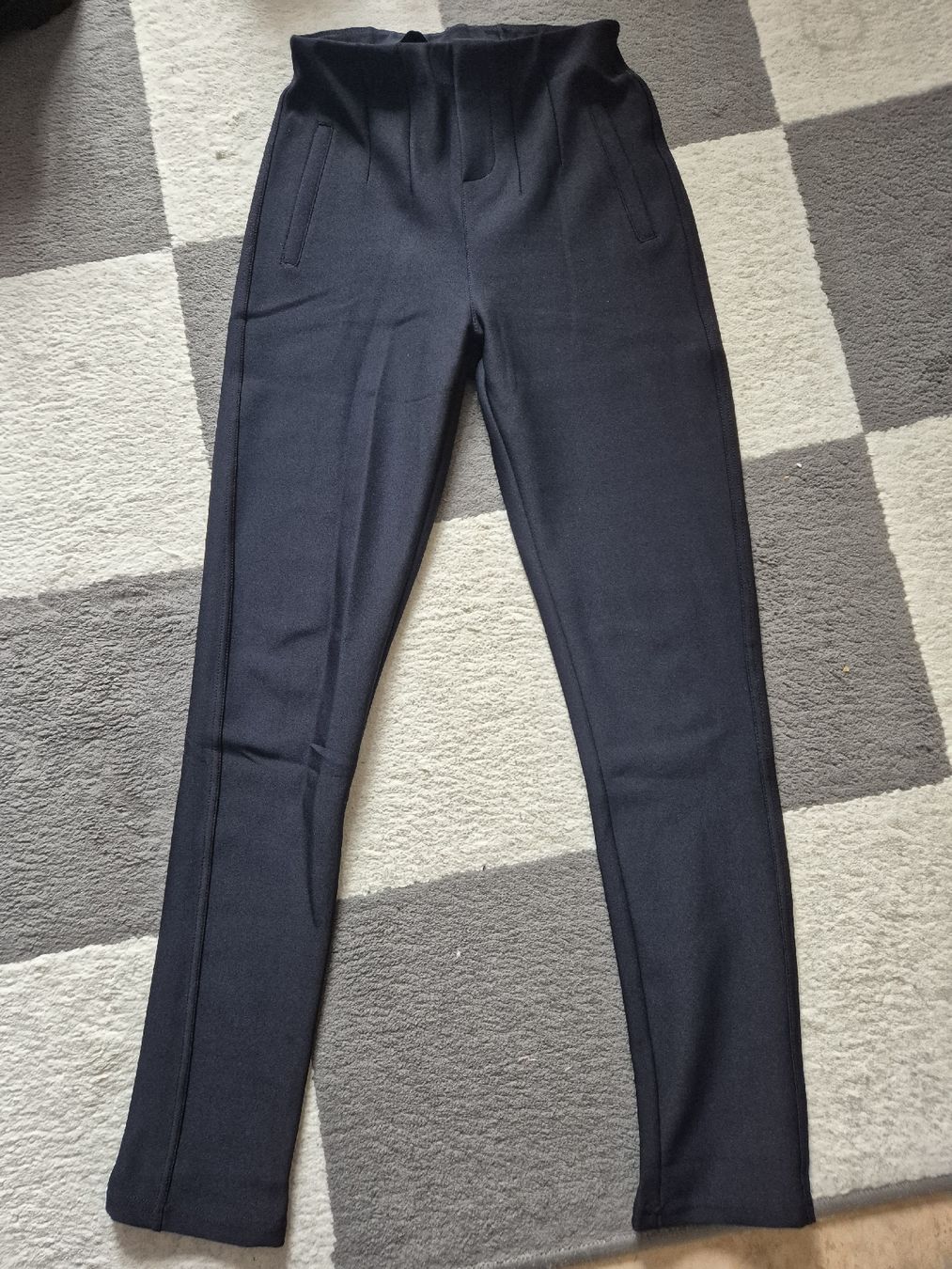Hosen: Hose elegant – Neu (gemäss Beschreibung) aus Aesch BL von sar_j59l