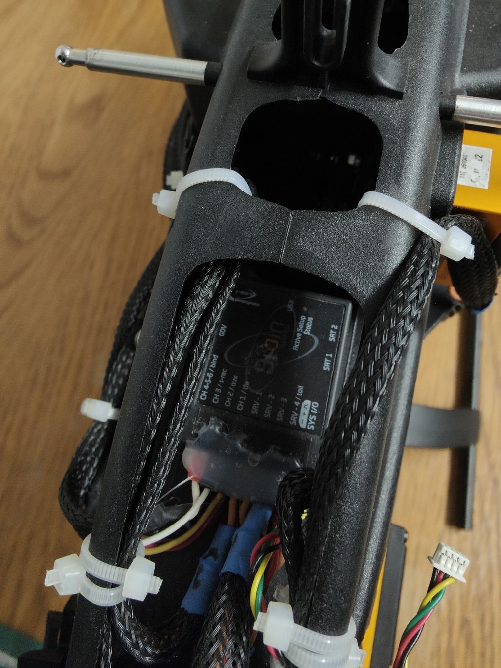 RC Modellbau: Mikado Logo 700 – Gebraucht aus Villarlod von  2
