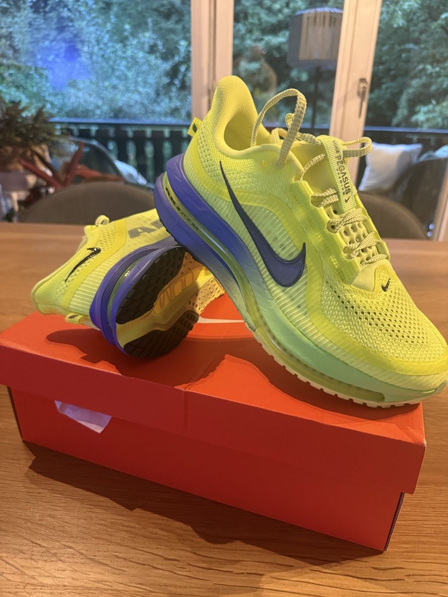 Nike Scarpe da uomo: Nike Pegasus premium, comme neuve, taille 42, – Usato da Belmont-sur-Lausanne venduto da Coben01