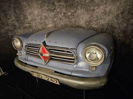 Borgward Isabella Bar Theke mit ausfahrbarer Gläserhalterung