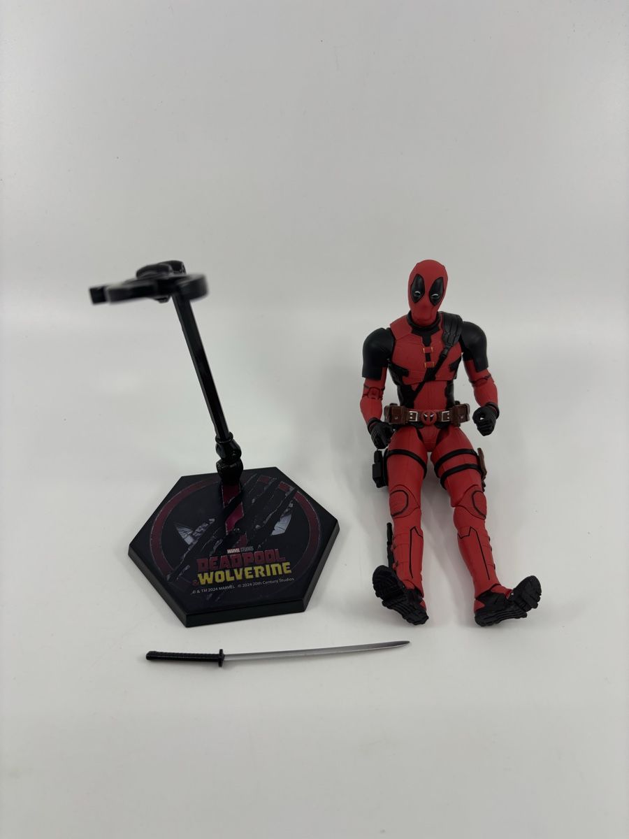 Marvel Figuren: Deadpool Wolverine Figur – Gebraucht aus Herisau von Seyashop1 1