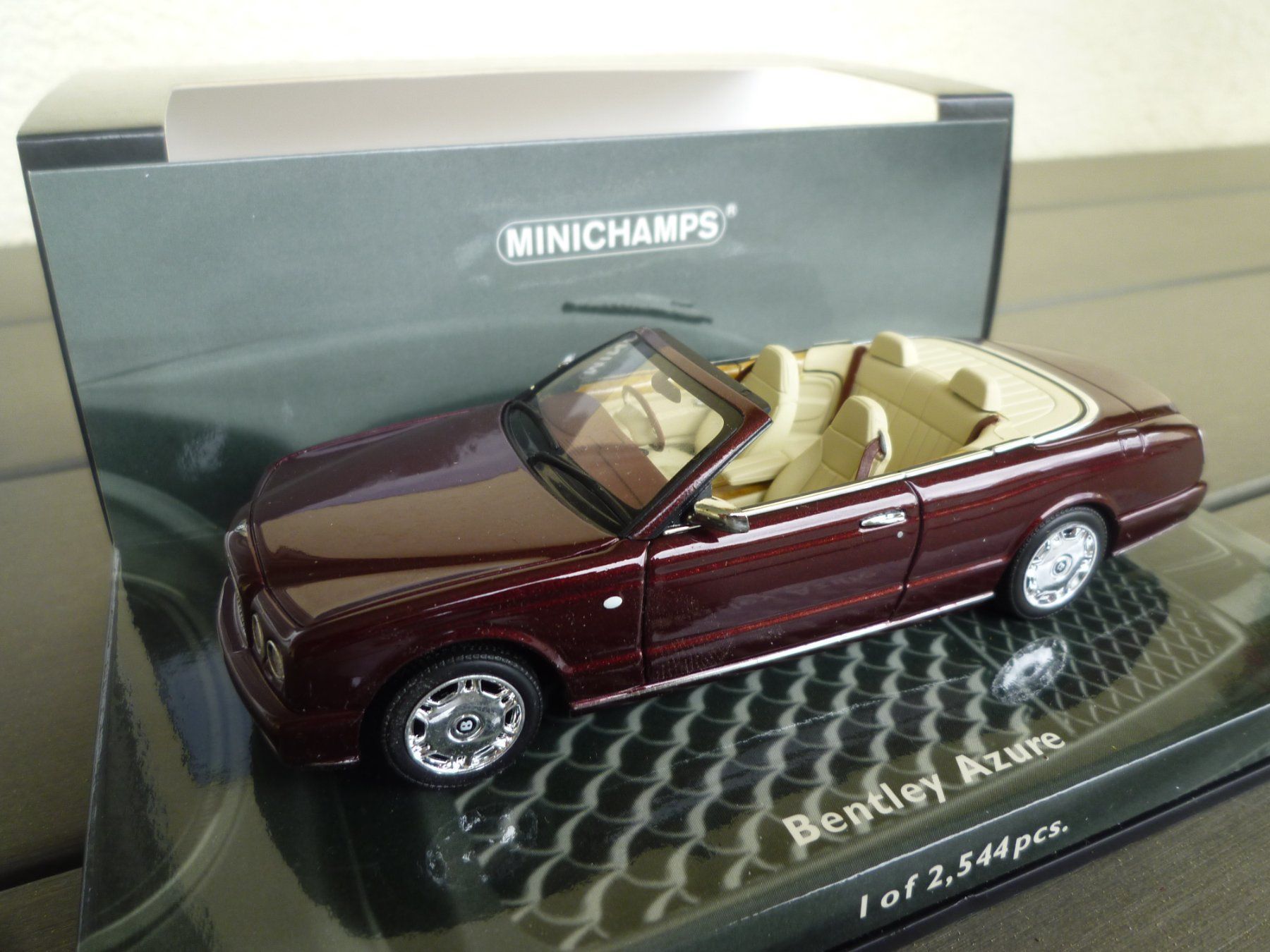 Bentley Modellini d'auto: Bentley Azure (2006) – Nuovo e nell'imballaggio originale da Flawil venduto da Imperiosud 1