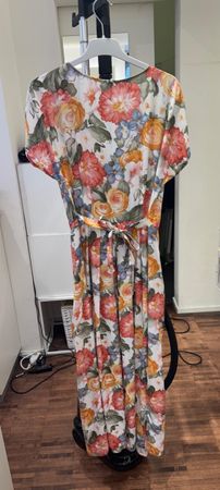 Kleid von Parabol
