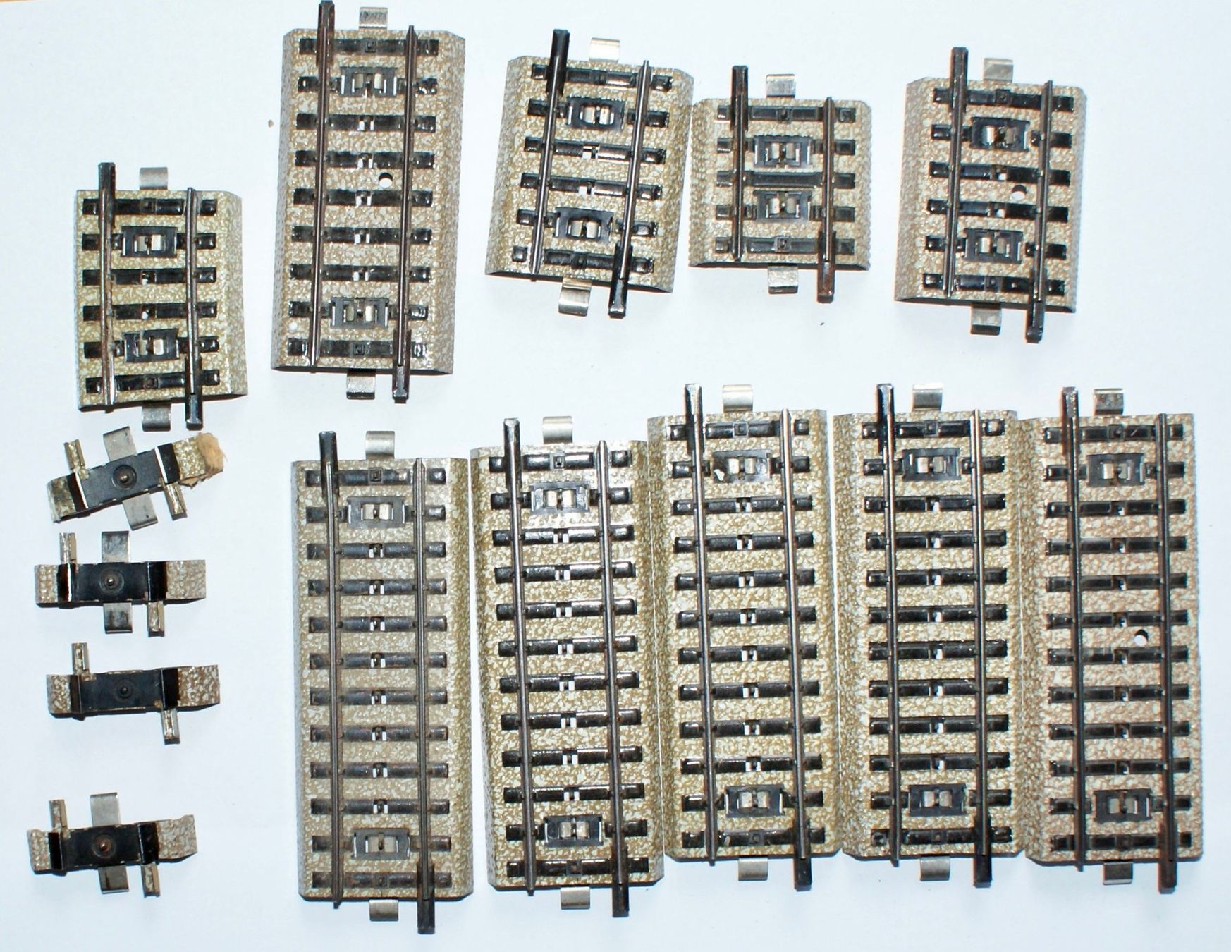 Märklin Modellini di ferrovie: 14 raccords divers Marklin – Usato da Morrens VD venduto da alain50